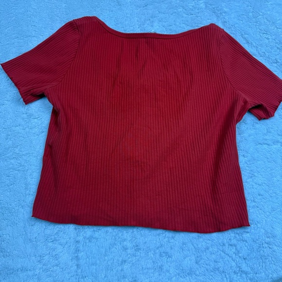 H&M Red Ribbed Button-Down Top - Picture 6 of 6